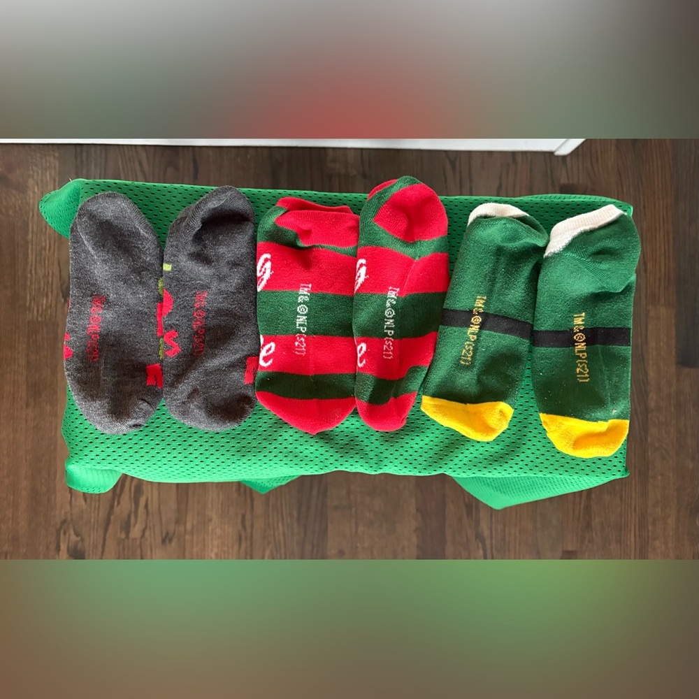 ELF MOVIE SOCKS | 4 Pairs | Christmas Holiday | Variety of Styles | Size 5-11 - Picture 3 of 11